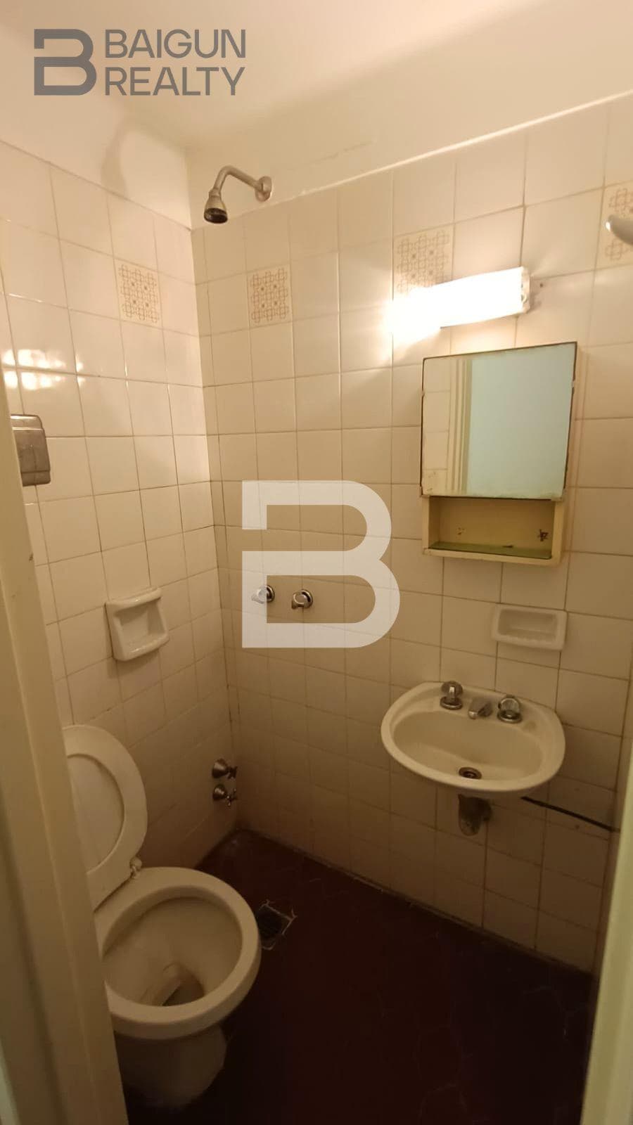 Baño de servicio