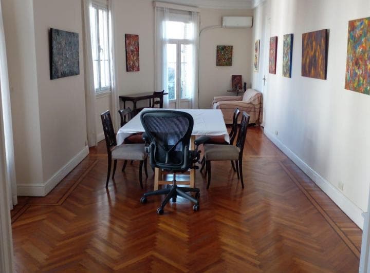 Exclusivo departamento estilo Francés, ubicado sobre Av. 9 de Julio y Av. Santa