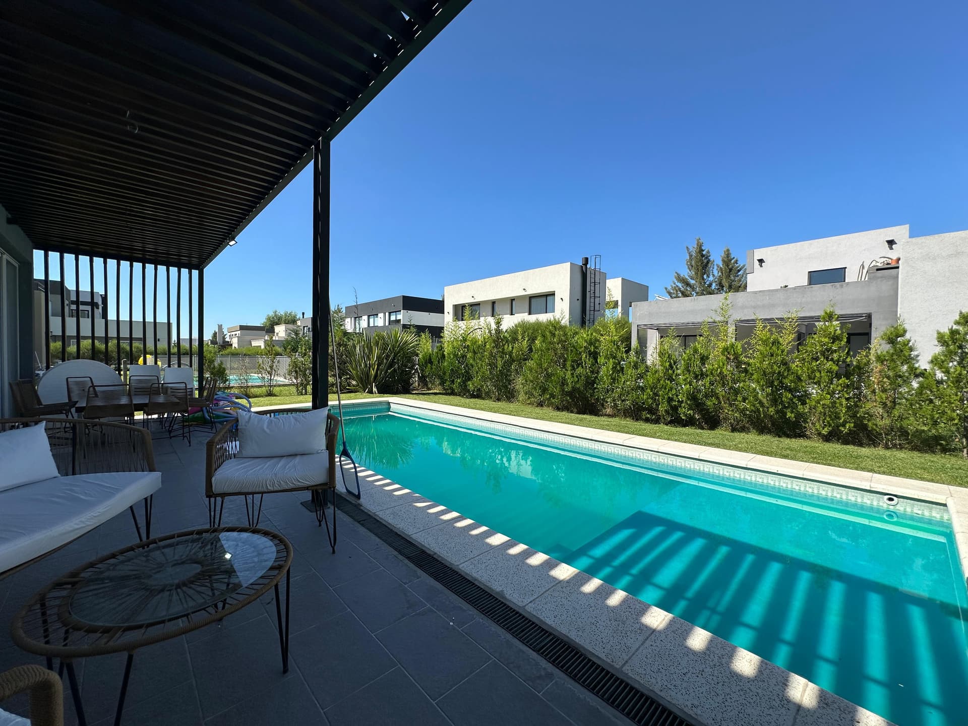 Casa 4 ambientes en El Principado, Countries/B.Cerrado (San Vicente) - foto 3