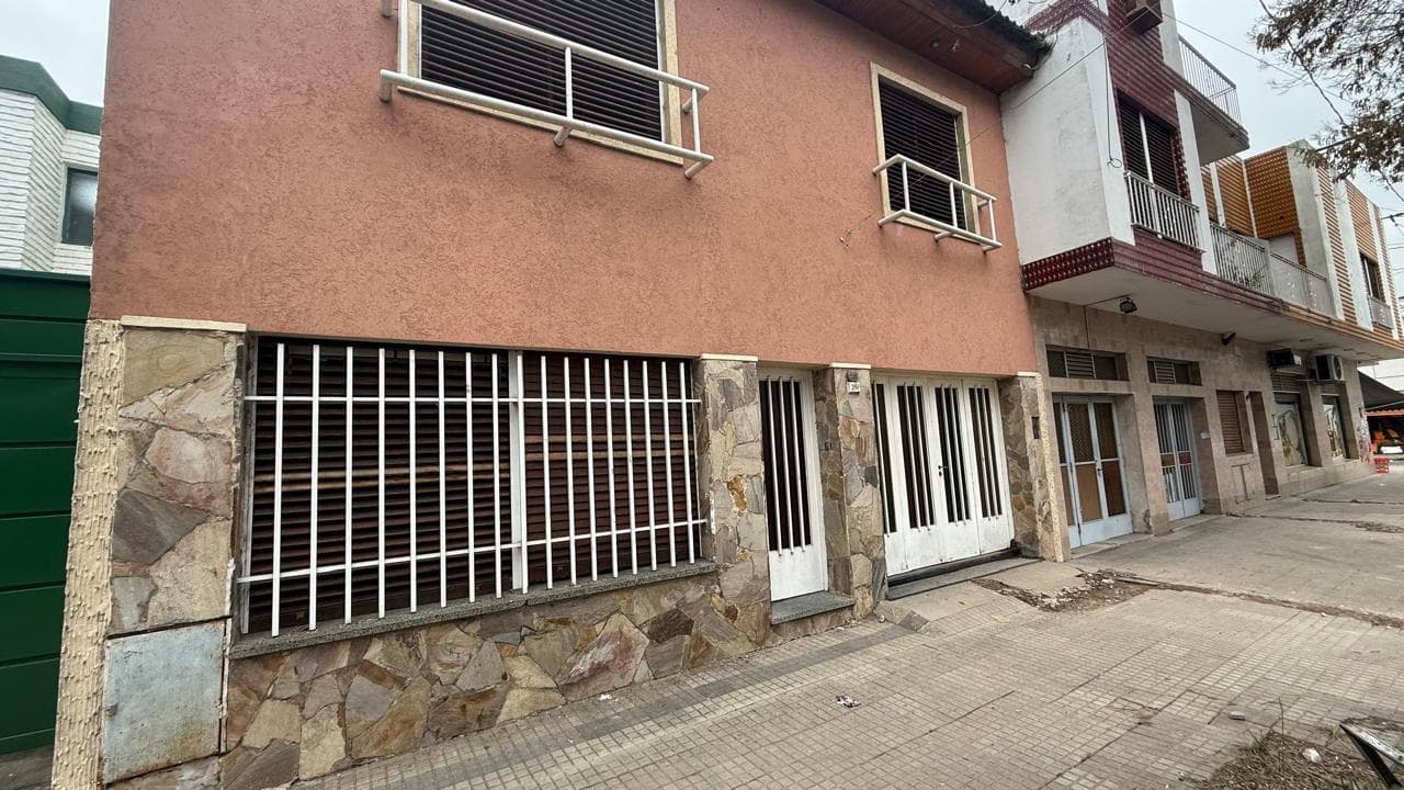 Casa 5 ambientes en La Plata - foto 2
