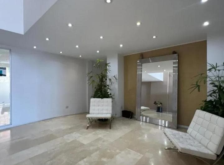 Excelente 2 Ambientes, balcón, toilette. Habitación en suite con vestidor, Livin