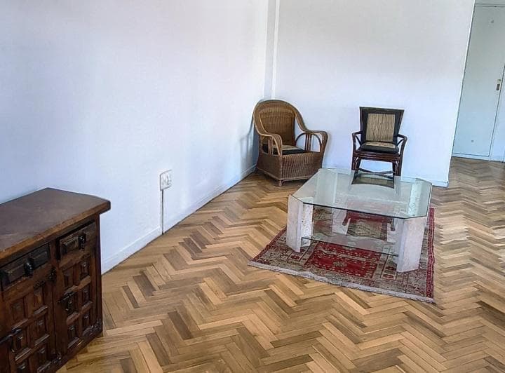 Departamento de 2 Ambientes con Lavadero
Uruguay 1200, Recoleta
66m²
Living-come