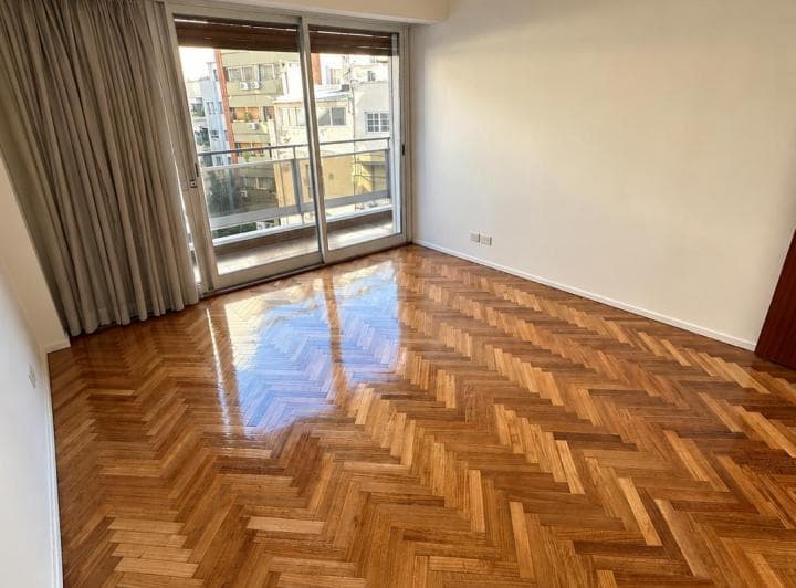 Hermoso 3 ambientes con dependencia en la isla en recoleta
Este departamento ubi