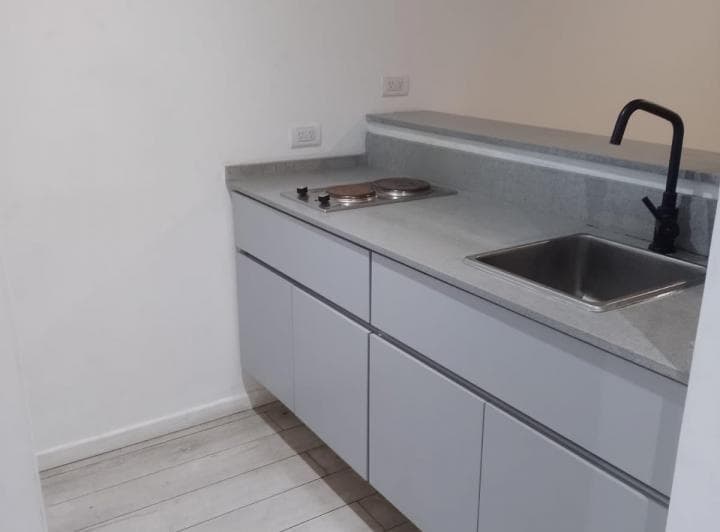 Hermoso monoambiente A ESTRENAR con balcón Contrafrente. Muy luminoso.
Precio: