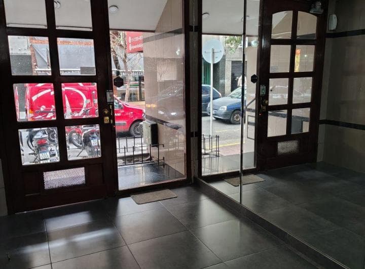 Se alquila un departamento de dos ambientes impecable, recién pintado, todo nuev