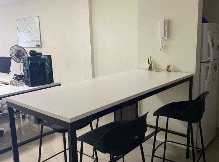 ALQUILER DEPARTAMENTO / OFICINA APTO PROFESIONAL. Amplio y luminoso MONOAMBIENTE