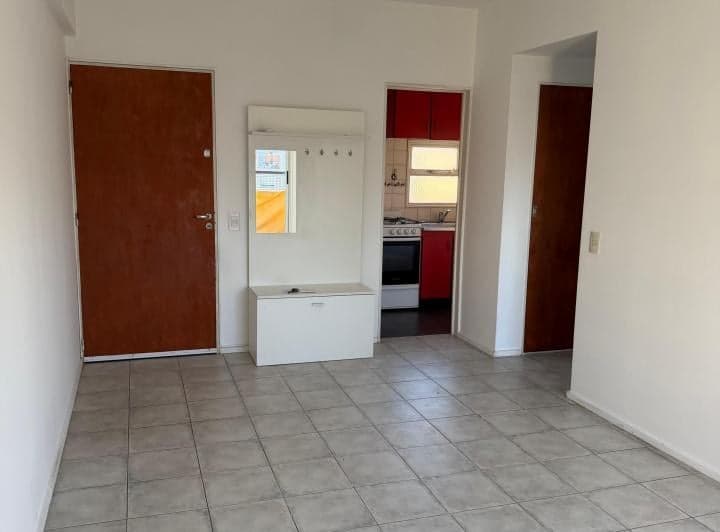 2 ambientes con balcón, Vista Abierta y baulera
Excelente departamento ubicado e